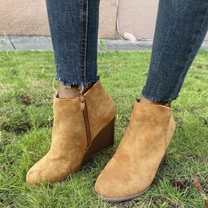 Women's Tan Brown Wedge Ankle Faux Suede Boots